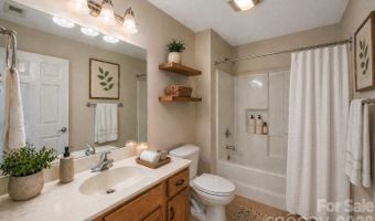 8 Kaylor Dr, Arden, NC 28704