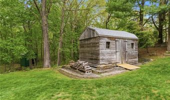 130 Village Hill Ln, North Kingstown, RI 02852