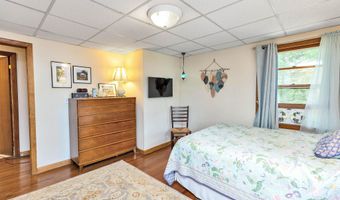 16 Clark Island Rd, Amherst, NH 03031