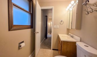 1000 W BROWNING St, Appleton, WI 54914