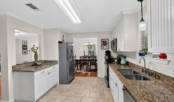 514 Sunset Dr, Bay St. Louis, MS 39520