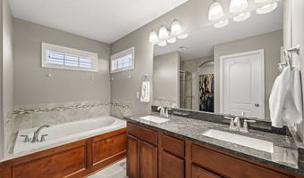 2711 NW Northpark Dr, Ankeny, IA 50023