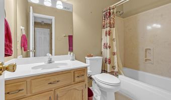 4020 ALTRURIA Rd, Bartlett, TN 38135