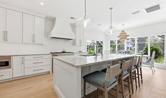 2313 BEACHCOMBER Trl, Atlantic Beach, FL 32233