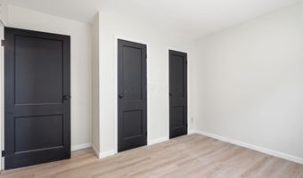 1074 S James Rd, Columbus, OH 43227