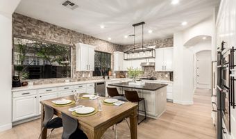 940 W MACAW Dr, Chandler, AZ 85286