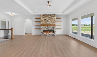 422 NE Lakota Dr, Adrian, MO 64720