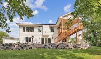 24261 Trail Ridge Ct, Adel, IA 50003