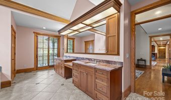 47 Cedar Hill Dr, Asheville, NC 28803