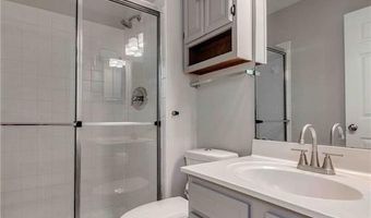 417 Elm Crossing Ct, Ballwin, MO 63021