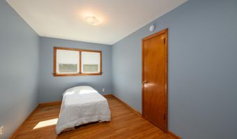 570 Garfield Ave, Belford, NJ 07718