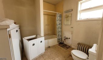 757 Avenue C, Bayonne, NJ 07002