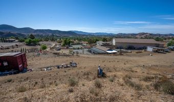 9555 Hierba Rd, Agua Dulce, CA 91390