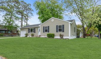 32 Bowline St, Beachwood, NJ 08722