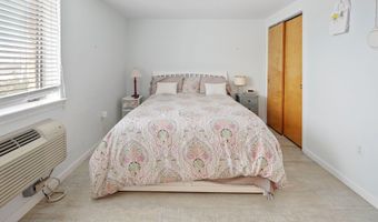 9 Pearl St 1G, Beach Haven, NJ 08008