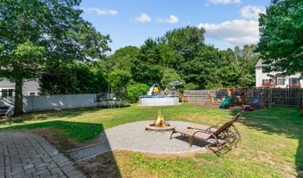 59 Belvedere Dr, Bristol, RI 02809