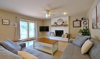 1350 W Barnwall Dr, Addison, IL 60101