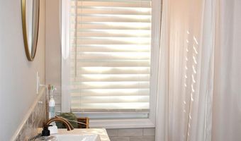 176 Richmond Ave, Amityville, NY 11701