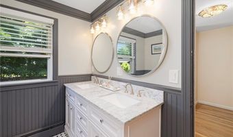 34 Terrace Dr, East Greenwich, RI 02818