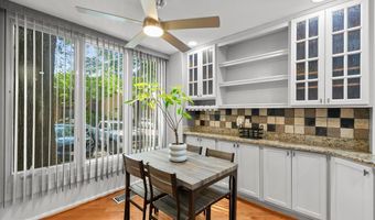 4932 SAUQUOIT Ln, Annandale, VA 22003