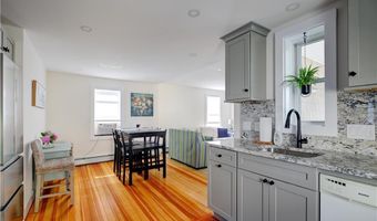5 Howard St 2, Newport, RI 02840