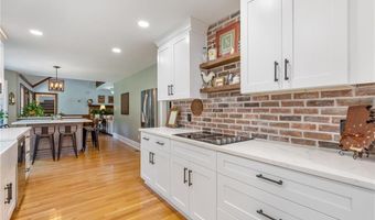 3774 Hunters Chase Ct, Peachtree Corners, GA 30096