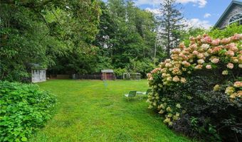 671 County Rd, Barrington, RI 02806