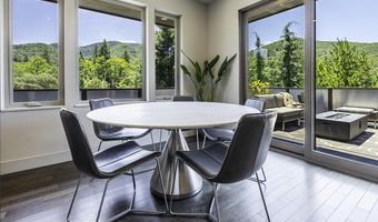 753 Wrights Creek Dr, Ashland, OR 97520