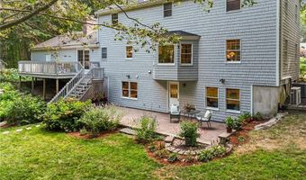 105 LYNN Cir, East Greenwich, RI 02818