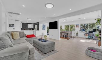 733 OVERLOOK Dr, Apopka, FL 32703