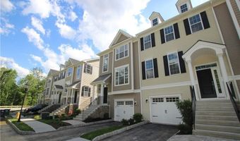 10 Moorland Dr 10, Danbury, CT 06810