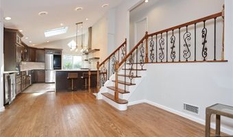 69 Pittis Ave, Allendale, NJ 07401