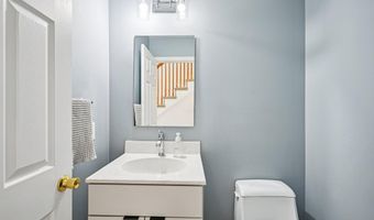 193 WYNDHAM Dr, Allentown, PA 18104