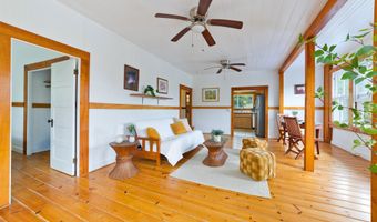 2048 KALANIANAOLE St, Hilo, HI 96720