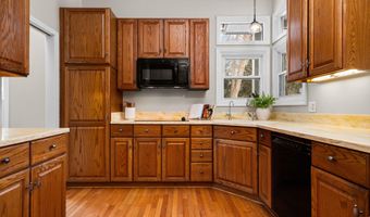 5971 Creekview Ct, Ann Arbor, MI 48108