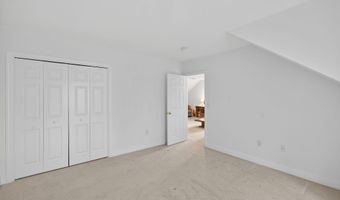 5 Blue Meadow Ct 5, Bourne, MA 02532