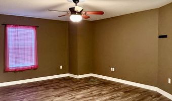 57 Brandon St, Baxley, GA 31513