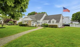 99 Oldfield Ave, Amityville, NY 11701