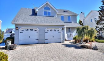 19 Centerboard Dr, Bayville, NJ 08721