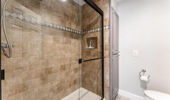 2 Walter Dr, Bella Vista, AR 72714