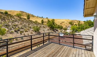 13602 Sego Rd, Agua Dulce, CA 91390
