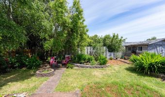 870 11TH St SW, Bandon, OR 97411