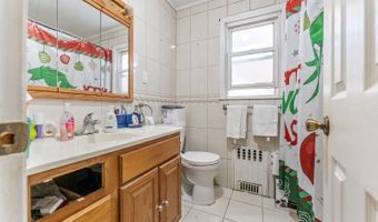 147 W 52nd St, Bayonne, NJ 07002