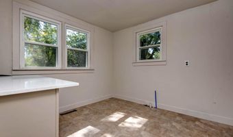 503 Mcnatt Ave, Aurora, MO 65605