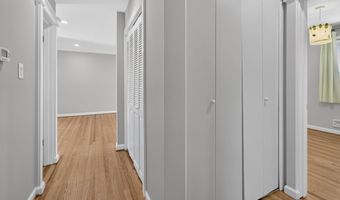 10228 HATHERLEIGH Dr, Bethesda, MD 20814