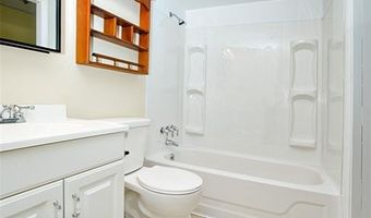 418 Great Hill Dr, Ballwin, MO 63021