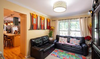 51 Aspen Cir, Albany, NY 12208