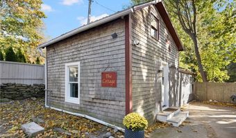 267 Green End Ave, Middletown, RI 02842