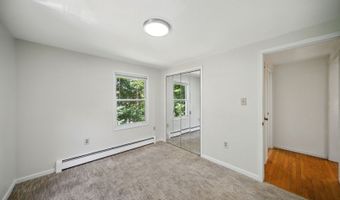 30 Lakeshore Dr, Alloway, NJ 07422
