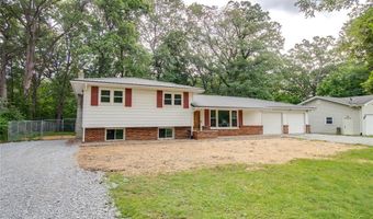 9024 Oakridge Dr, Alton, IL 62002